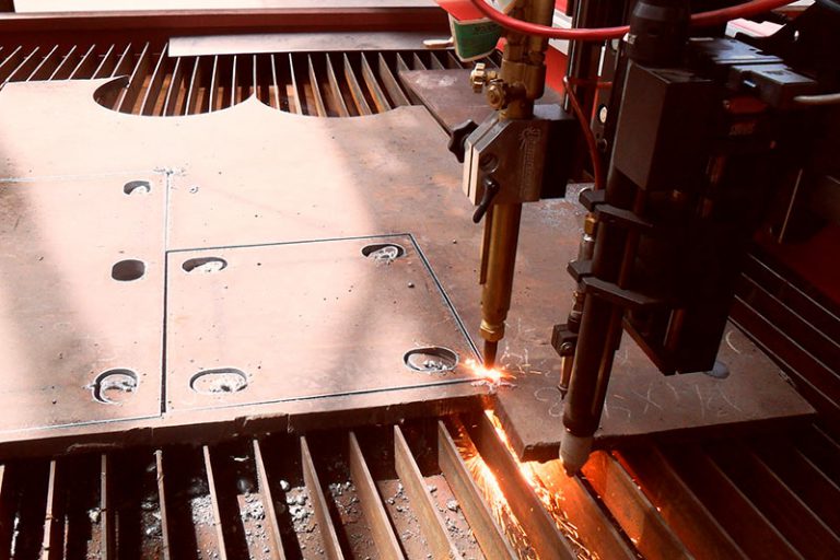 Servicios de maestranza 2 Mesa de corte CNC - plasma